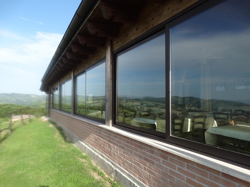 Agriturismo La Terrazza Valfabbrica Exterior foto